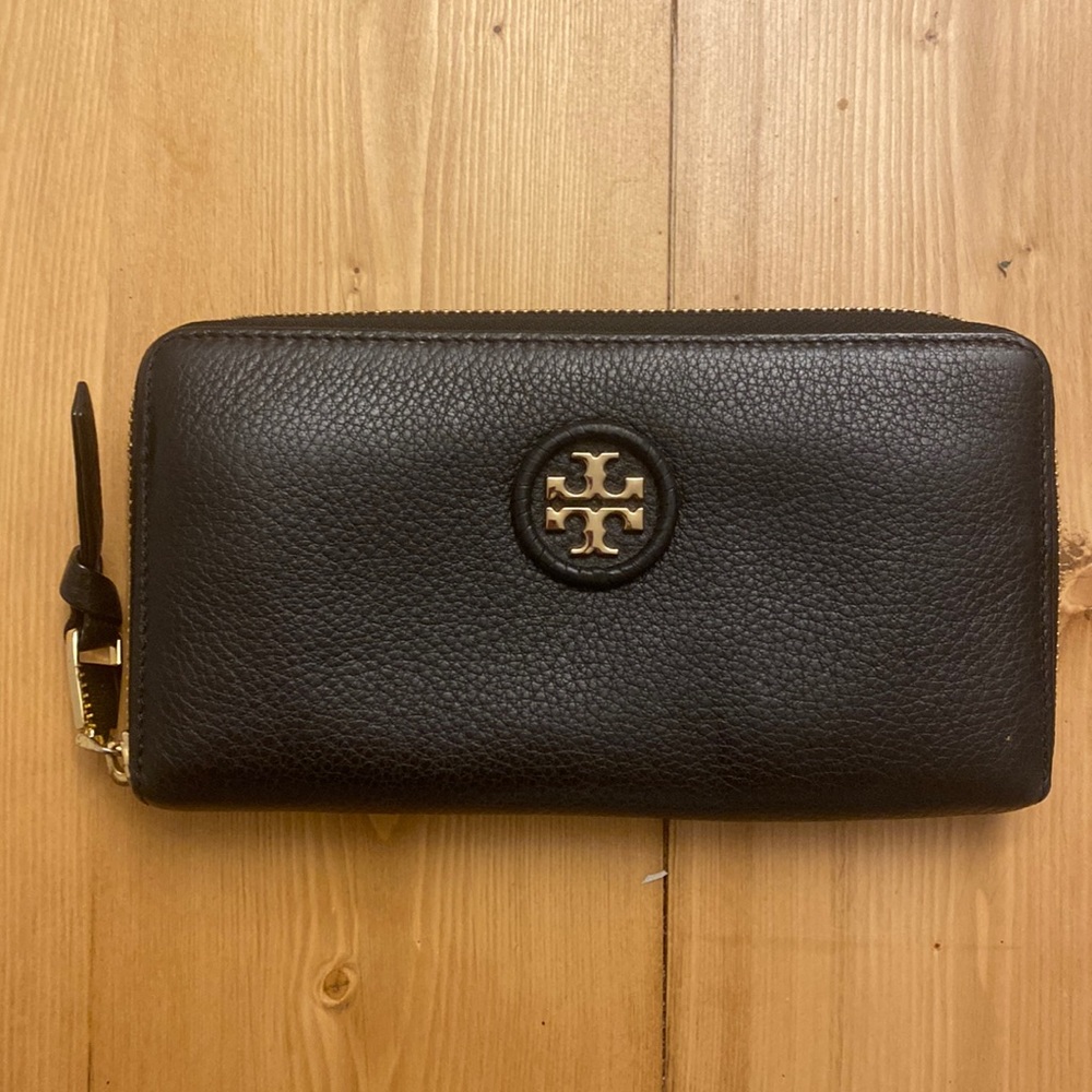 Tory Burch Robinson Zip Wallet
